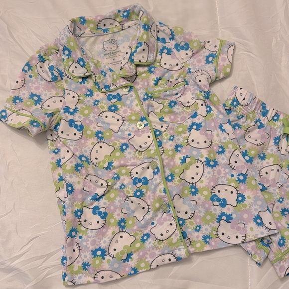 Hello Kitty PJ Set - Picture 3 of 7